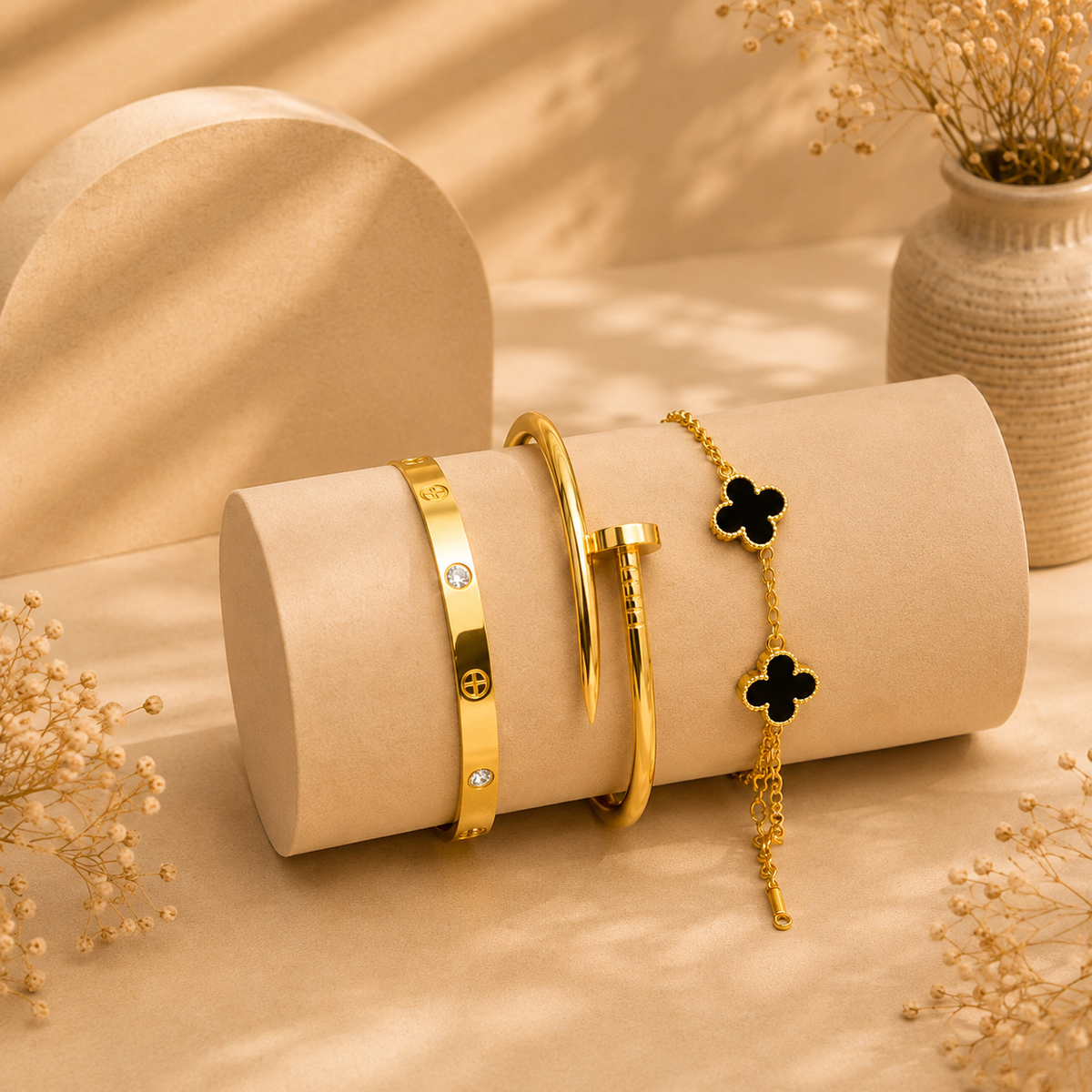 Luxury Clover Charm Bracelet – Gold-Plated Stainless Steel, Tarnish Resistant