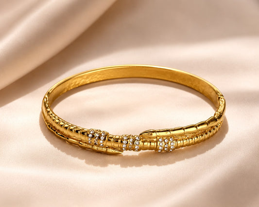Luxury Gold-Plated Bracelet Set of 3 – Snake Chain, Woven Chain & Heart Charm