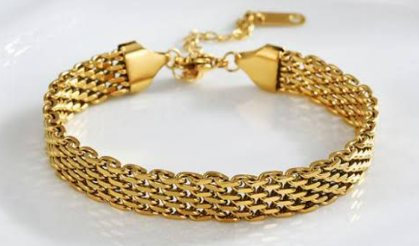 Luxury Gold-Plated Bracelet Set of 3 – Snake Chain, Woven Chain & Heart Charm